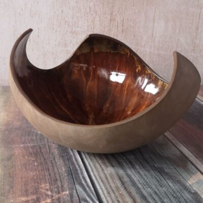 Misa ceramiczna brązowa, trójkątna z nieregularnymi krawędziami