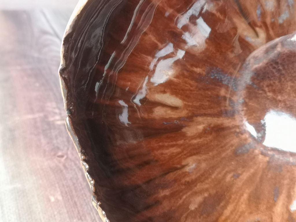 Misa ceramiczna brązowa, trójkątna z nieregularnymi krawędziami